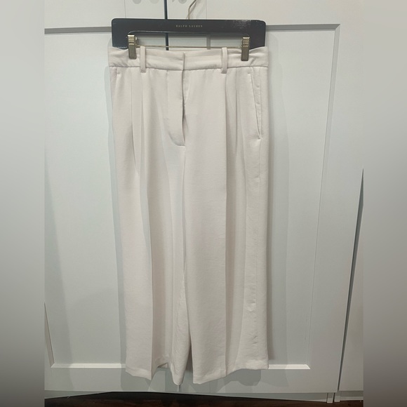 Aritzia Effortless Cropped Pant - Picture 1 of 5